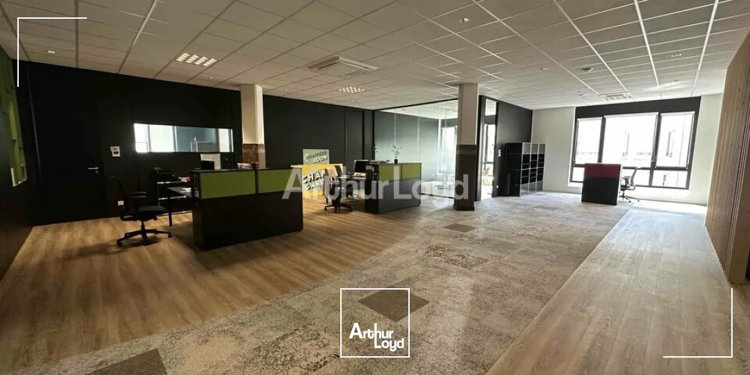 PLATEAUX DE BUREAUX D'ENVIRON 962m2 AVEC TERRASSE- HYPER CENTRE DE REIMS