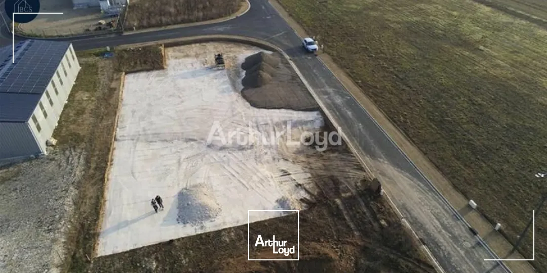 Secteur RECY (51) - à louer - Ensemble de 2 cellules d'activités avec bureaux de 268m2 chacune 