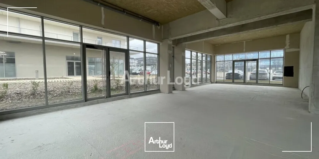 Bezannes (51) - Cellule commerciale de 420m2 divisible à louer - disponible de suite 