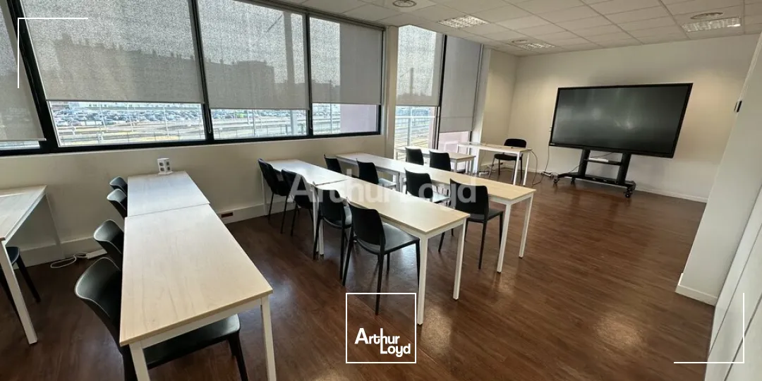 Plateau de bureaux d'environ 307 m2 - REIMS CLAIRMARAIS 