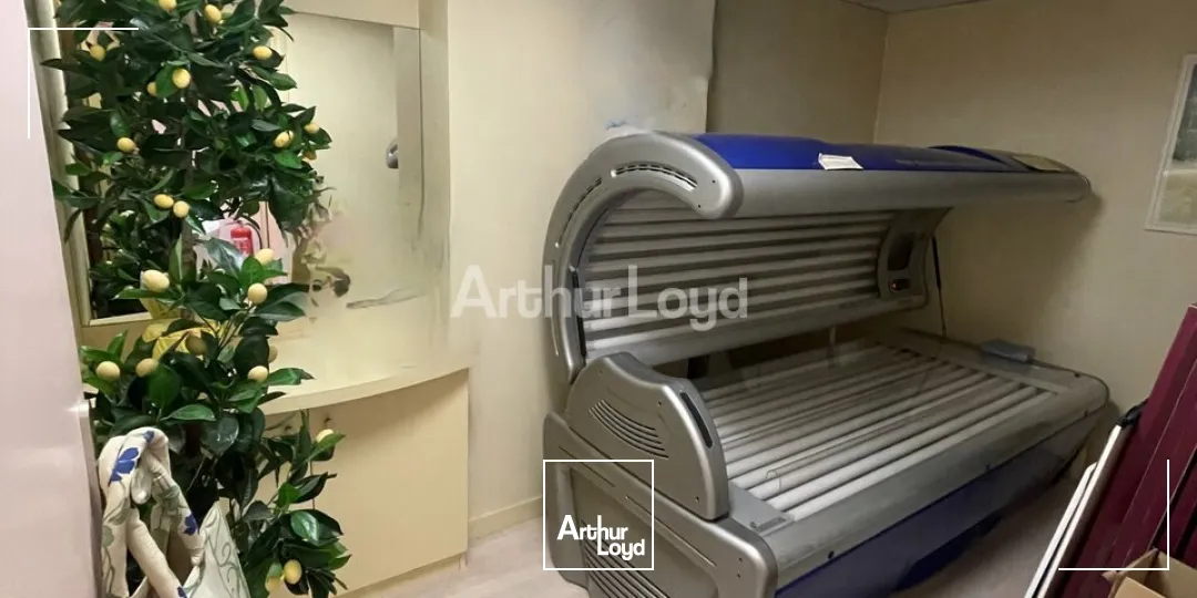 REIMS HYPER-CENTRE - Emplacement N°1 à céder, loyer faible - local commercial 