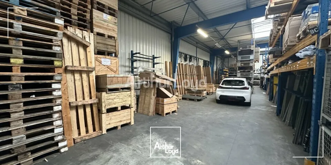 Bâtiment d'activité dune superficie d'environ 1800m2 - CORMONTREUIL