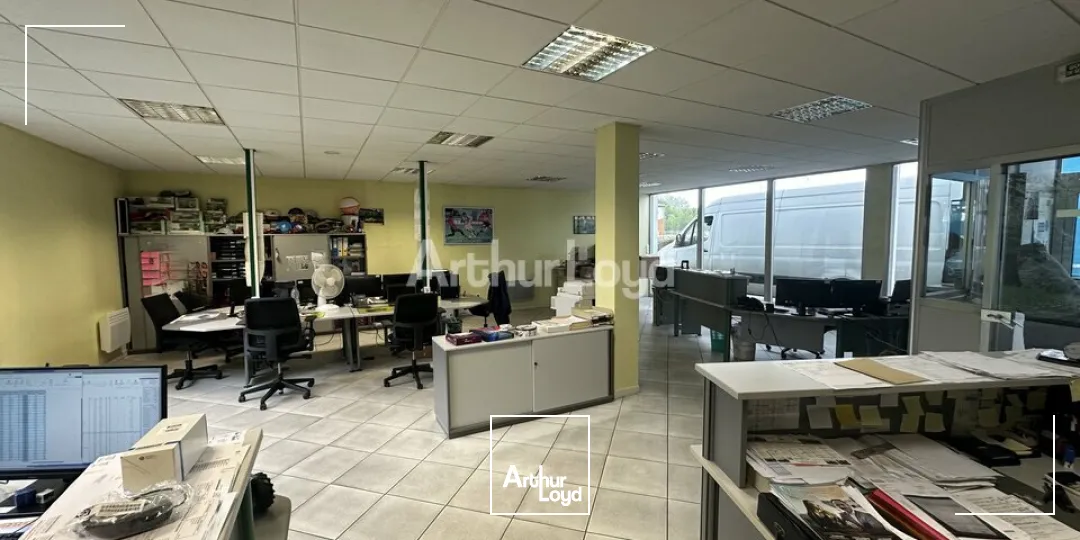 Bâtiment d'activité dune superficie d'environ 1800m2 - CORMONTREUIL