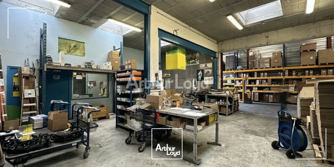 Bâtiment d'activité dune superficie d'environ 1800m2 - CORMONTREUIL