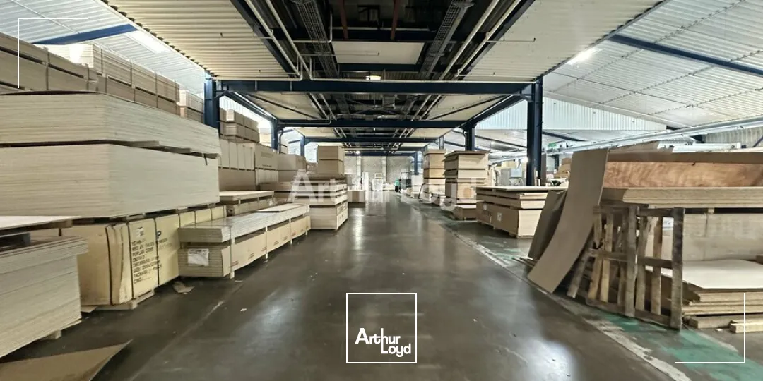 LOCAL D'ACTIVITÉ D'ENVIRON 2 269 M2 - REIMS / BEZANNES