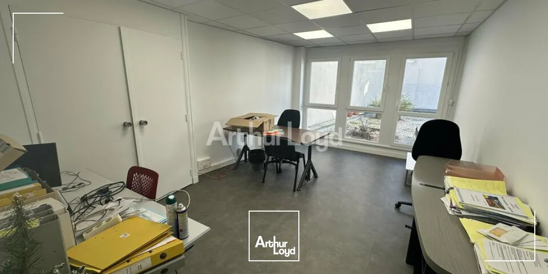 Local professionnel d'environ 150 m2 - REIMS SECTEUR FORUM