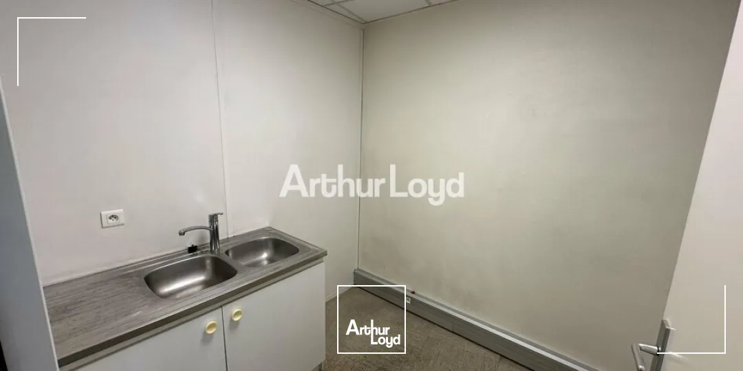 Plateaux de bureaux d'environ 163 m3 (SUB) - REIMS CLAIRMARAIS