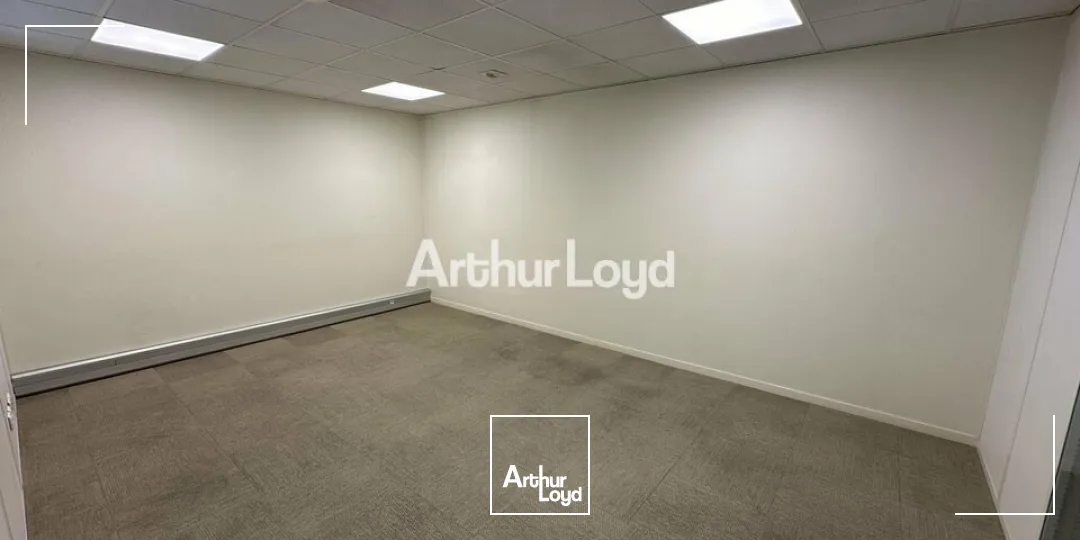 Plateaux de bureaux d'environ 163 m3 (SUB) - REIMS CLAIRMARAIS