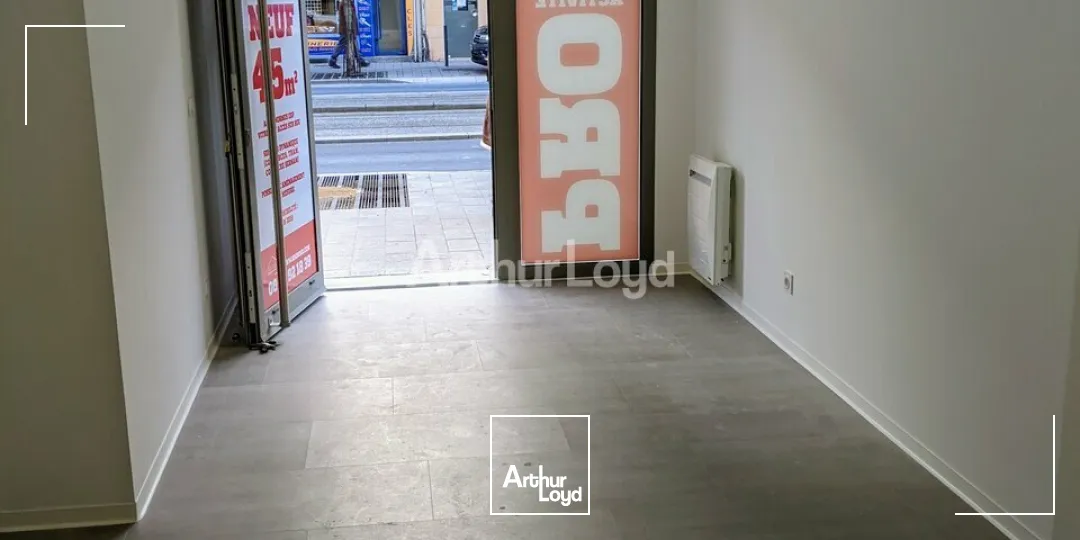 Local professionnel d'environ 42 m2 - Avenue de Laon 