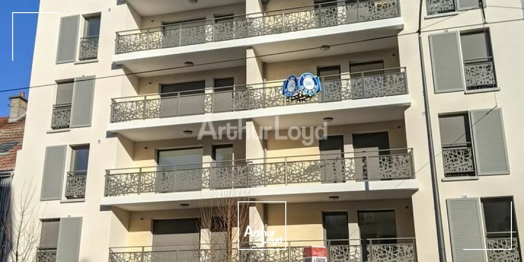 Local professionnel d'environ 42 m2 - Avenue de Laon 