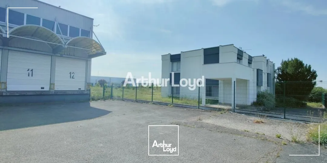 A Louer - Entrepôt de 4571m2 avec 273m2 de bureaux indépendant - secteur La Veuve