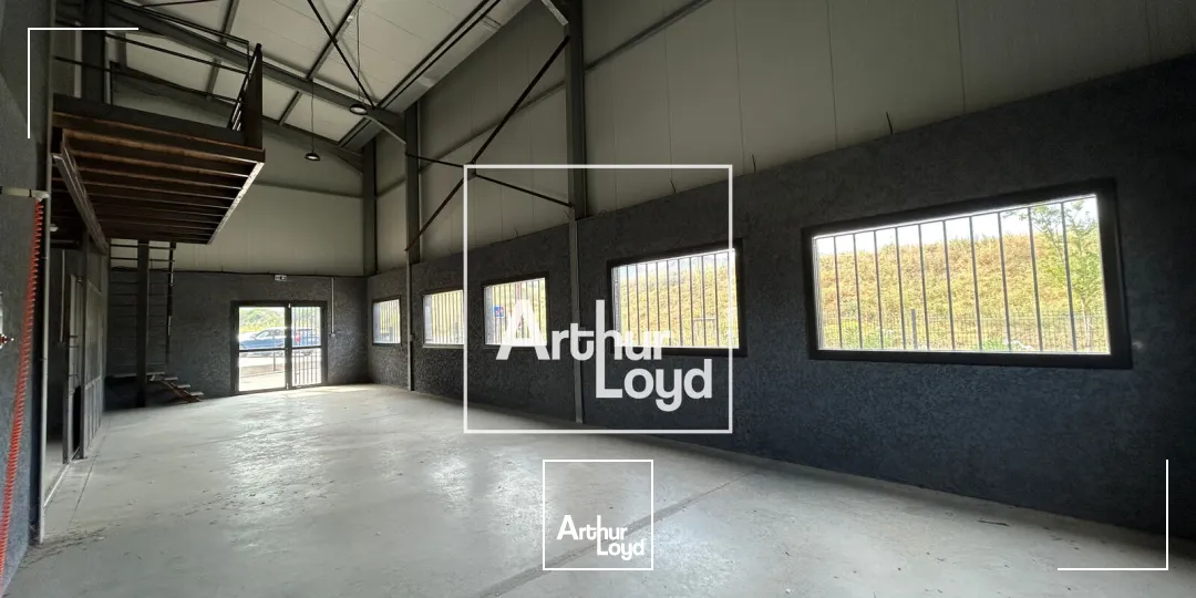 Local d'activité indépendant à louer dans une zone artisanale