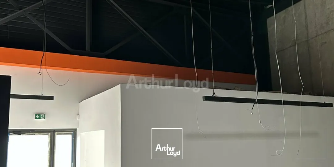 LOCAL COMMERCIAL à LOUER de 731 m²