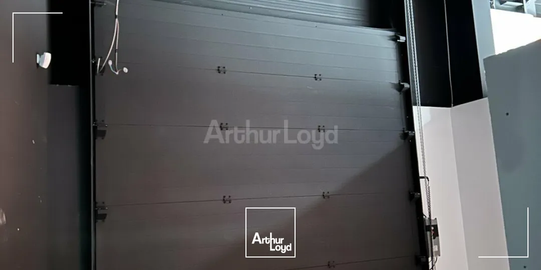 LOCAL COMMERCIAL à LOUER de 731 m²