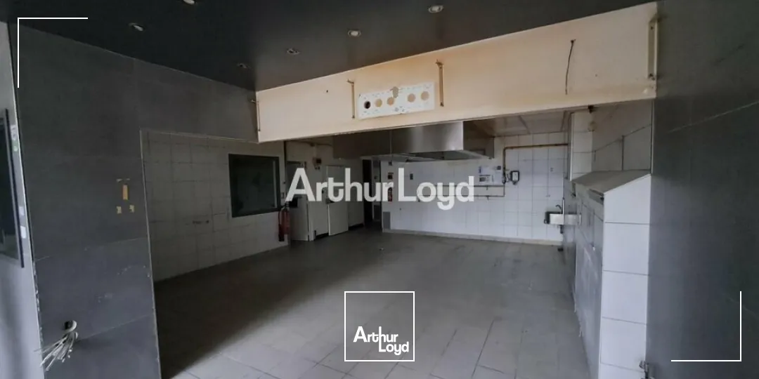 Cellule commerciale de 151m2 - activité de restauration possible - secteur Nord de Reims 