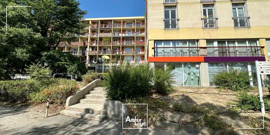 EXCLUSIVITÉ - SURFACE EN RDC BÉNÉFICIANT D'UNE VISIBILITÉ AVEC ENSEIGNE