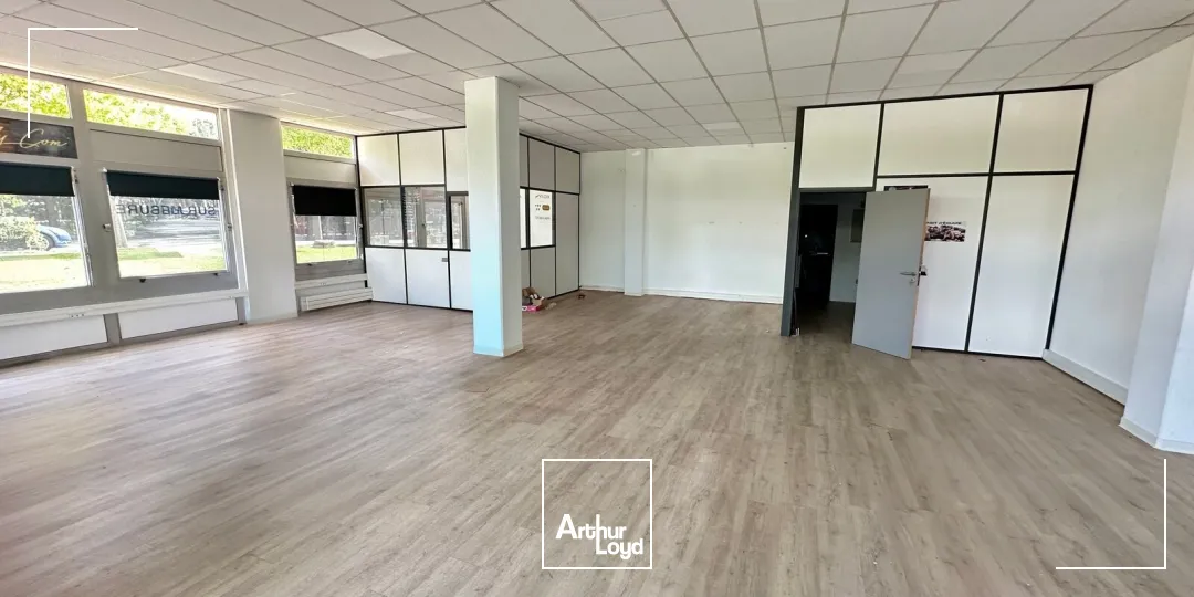 SURFACE EN RDC À LOUER AVEC UNE ENSEIGNE