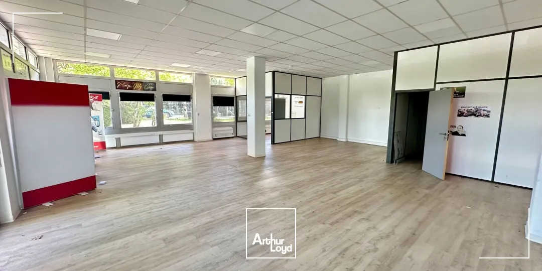 SURFACE EN RDC À LOUER AVEC UNE ENSEIGNE