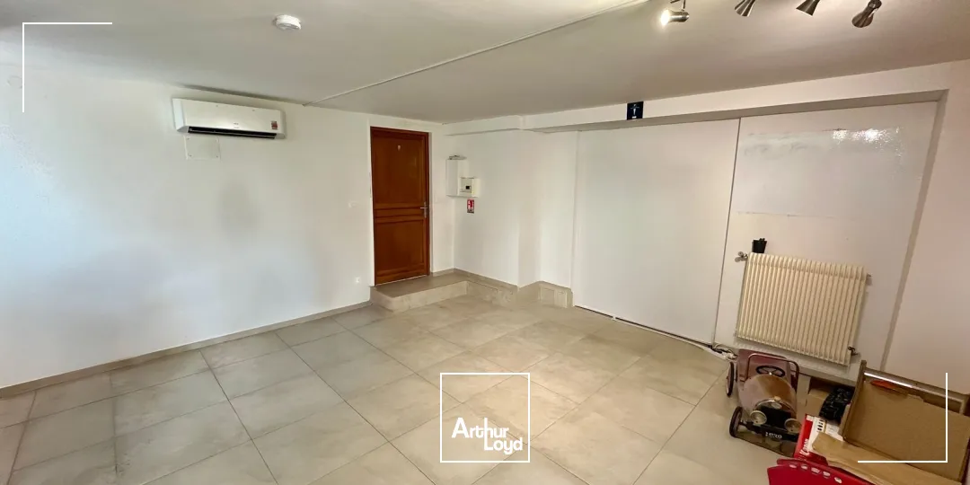 EXCLUSIVITÉ - SURFACE EN RDC BÉNÉFICIANT D'UNE VISIBILITÉ AVEC ENSEIGNE