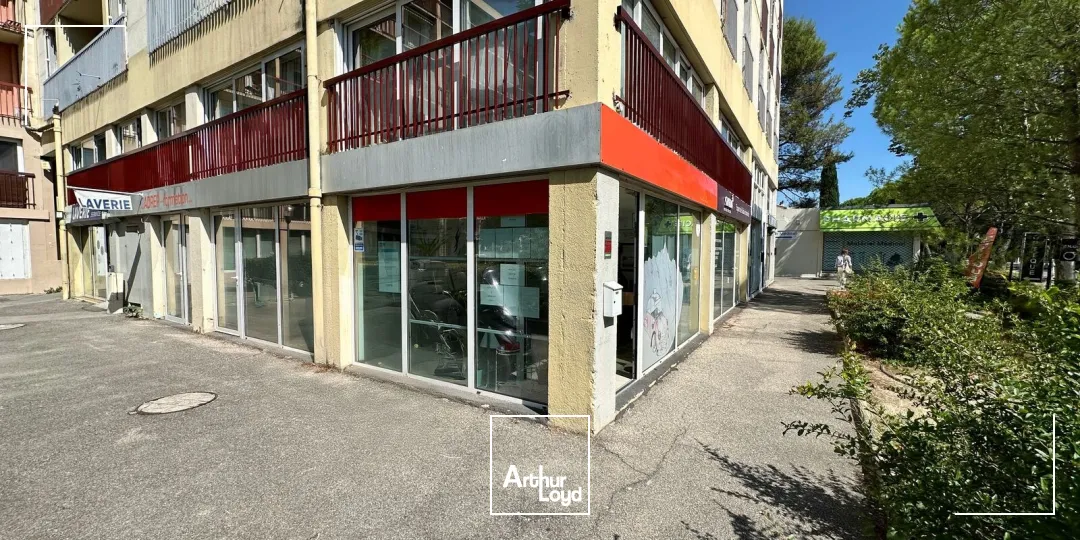 EXCLUSIVITÉ - SURFACE EN RDC BÉNÉFICIANT D'UNE VISIBILITÉ AVEC ENSEIGNE