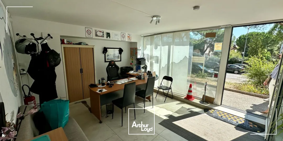 EXCLUSIVITÉ - SURFACE EN RDC BÉNÉFICIANT D'UNE VISIBILITÉ AVEC ENSEIGNE