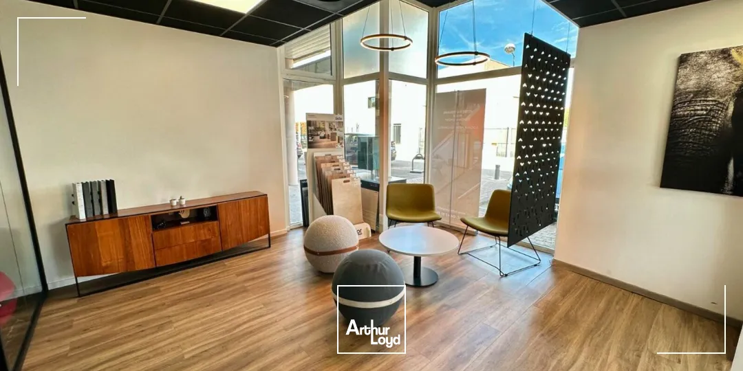 EXCLUSIVITÉ - BUREAUX DE STANDING À LOUER AVEC VISIBILITÉ