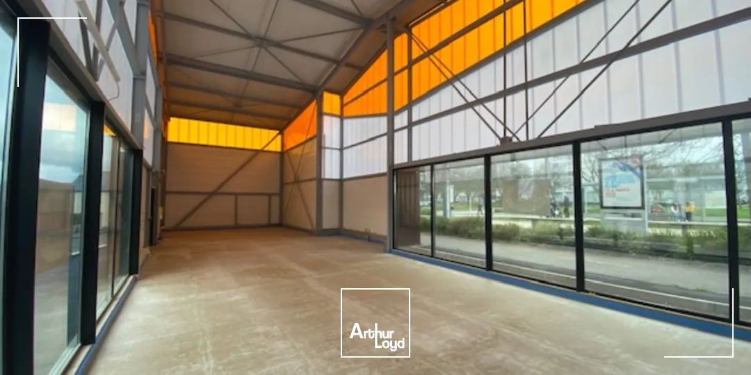 A LOUER CELLULE COMMERCIALE PLYMOUTH RIVE DROITE BREST