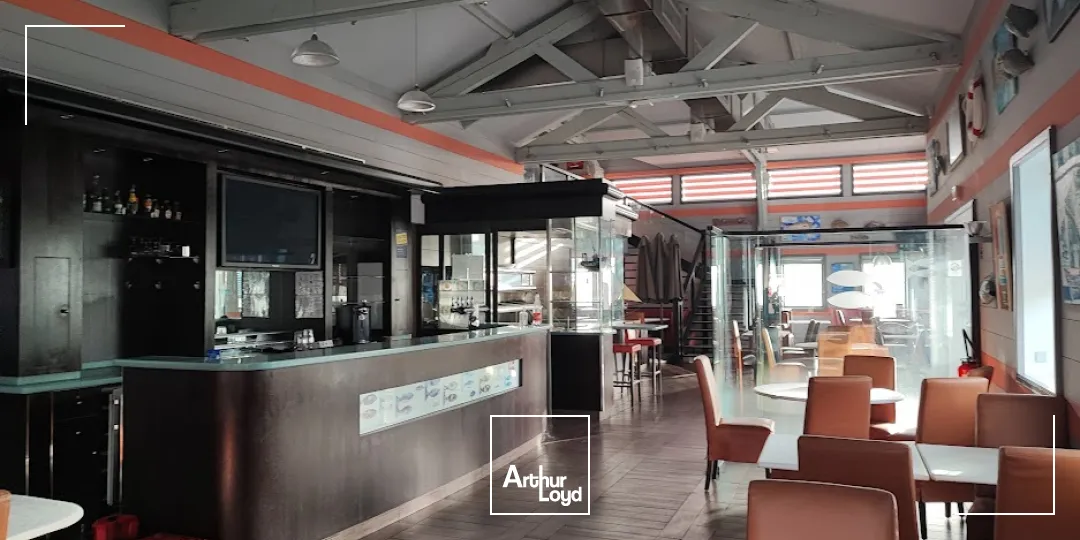 A NE PAS MANQUER !!! A VENDRE - LIMOGES SUD - Local commercial 577 m² - tous commerces + terrain