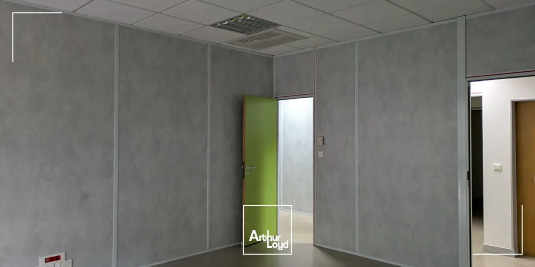 COURS JOURDAN BUREAU 128.28 m² 2 places de parking