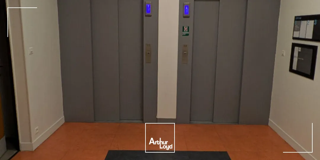 COURS JOURDAN BUREAU 128.28 m² 2 places de parking