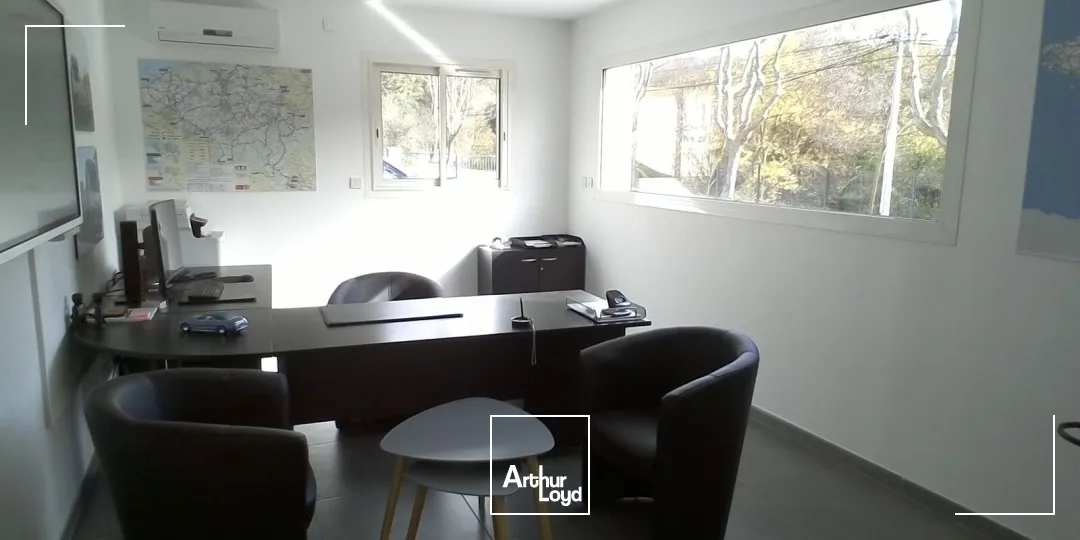 Terrain à vendre avec bâtiments existants de bureaux et local d'activités - Saint Zacharie