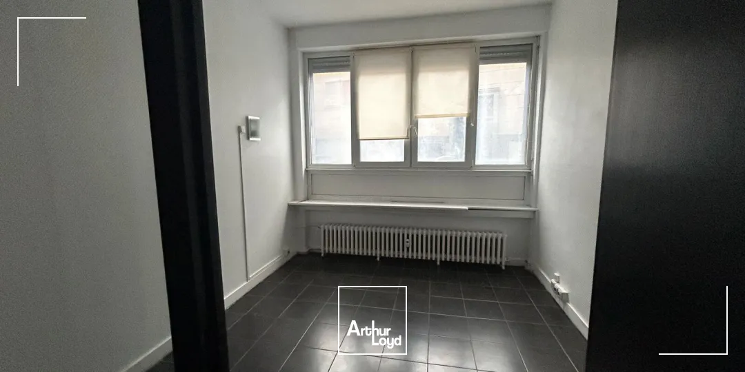 Local commercial à Louer à Lille. Excellent effet d'enseigne. 