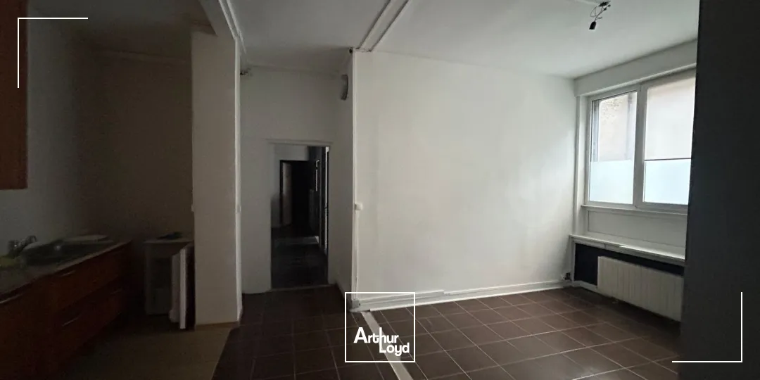 Local commercial à Louer à Lille. Excellent effet d'enseigne. 