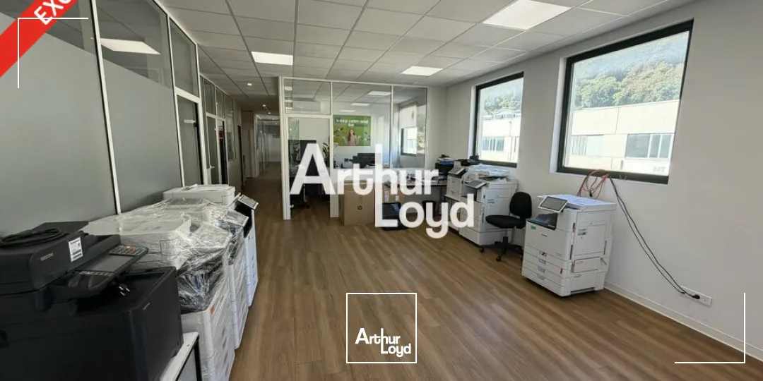 Bureaux et petit stockage sur la route de la Baronne