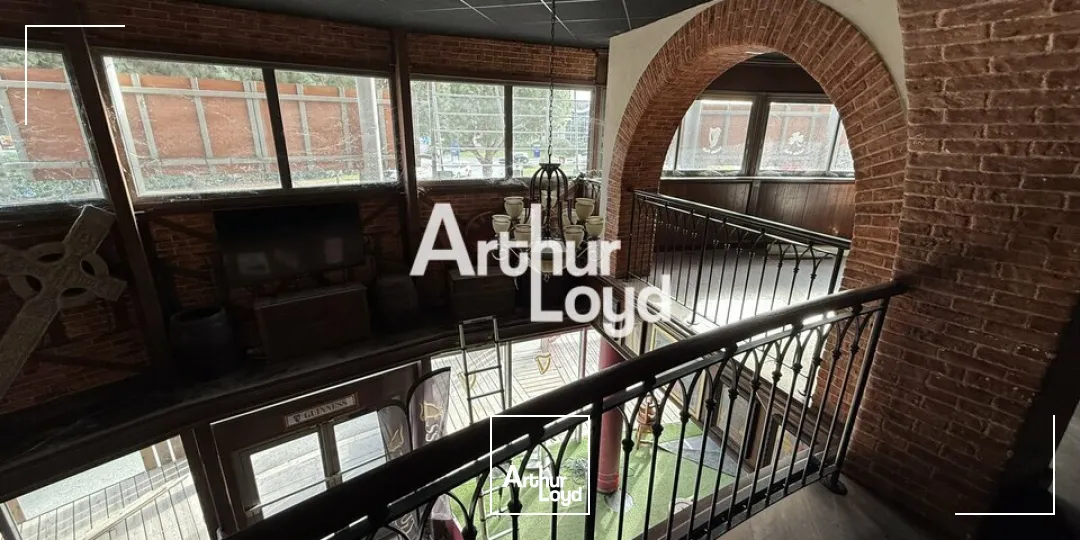 Local commercial 540 m² à Fréjus  Forte visibilité et flux