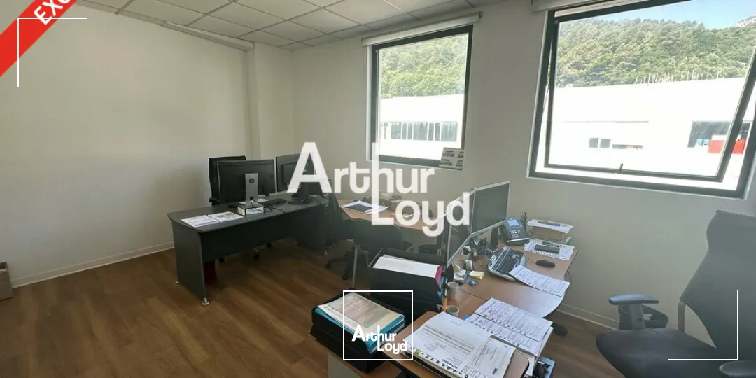 Bureaux et petit stockage sur la route de la Baronne