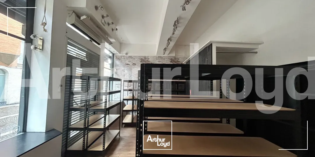 Local commercial 30 m² + cave - Emplacement prime en rue piétonne à Lille (fort passage piéton)