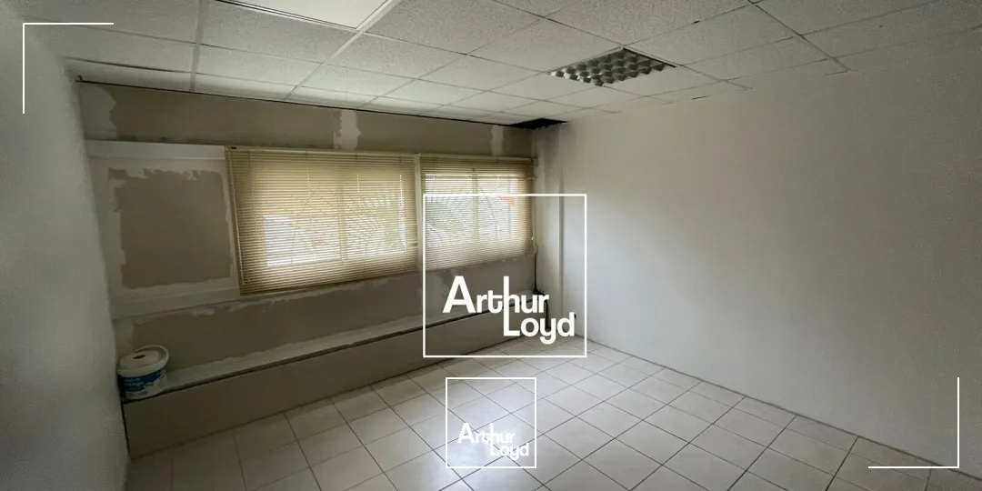 Local d'activité à louer - Montredon-des-Corbières - Proximité immédiate de Narbonne et des axes autoroutiers A9/A61