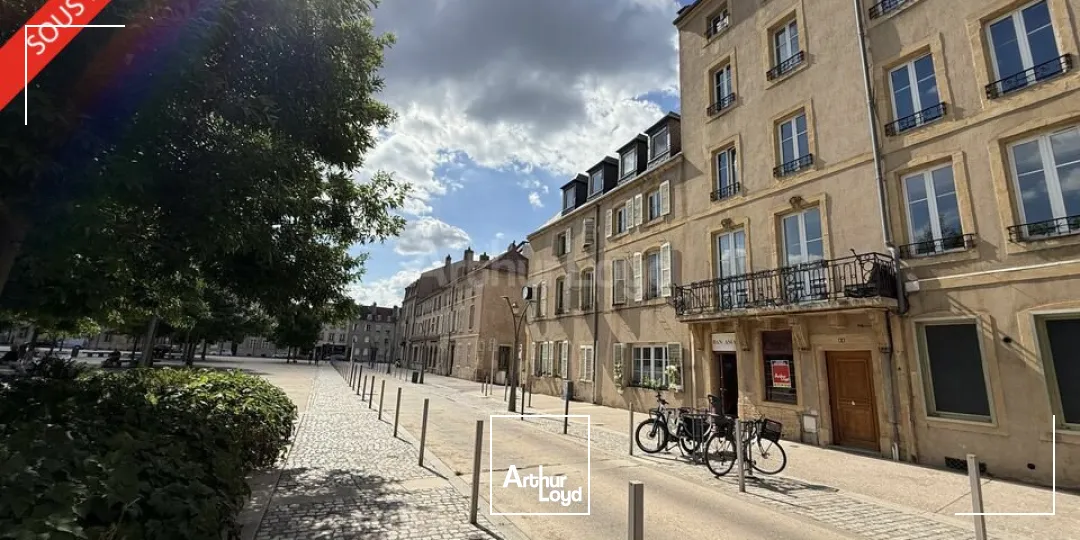 LOCAL COMMERCIAL à LOUER de 63 m²