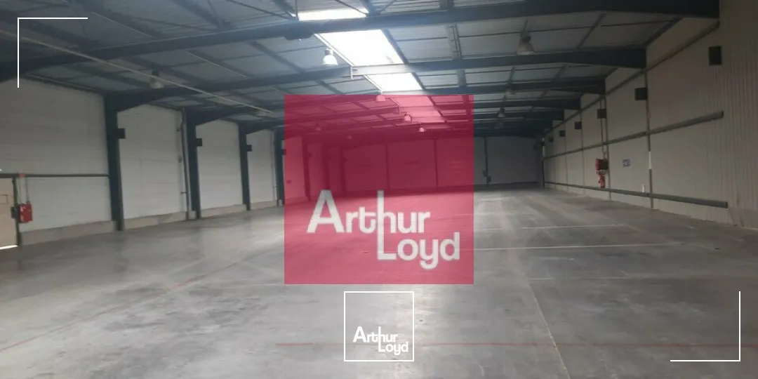 RIOM PARC EUROPEEN A LOUER ENTREPOT 1800 M²