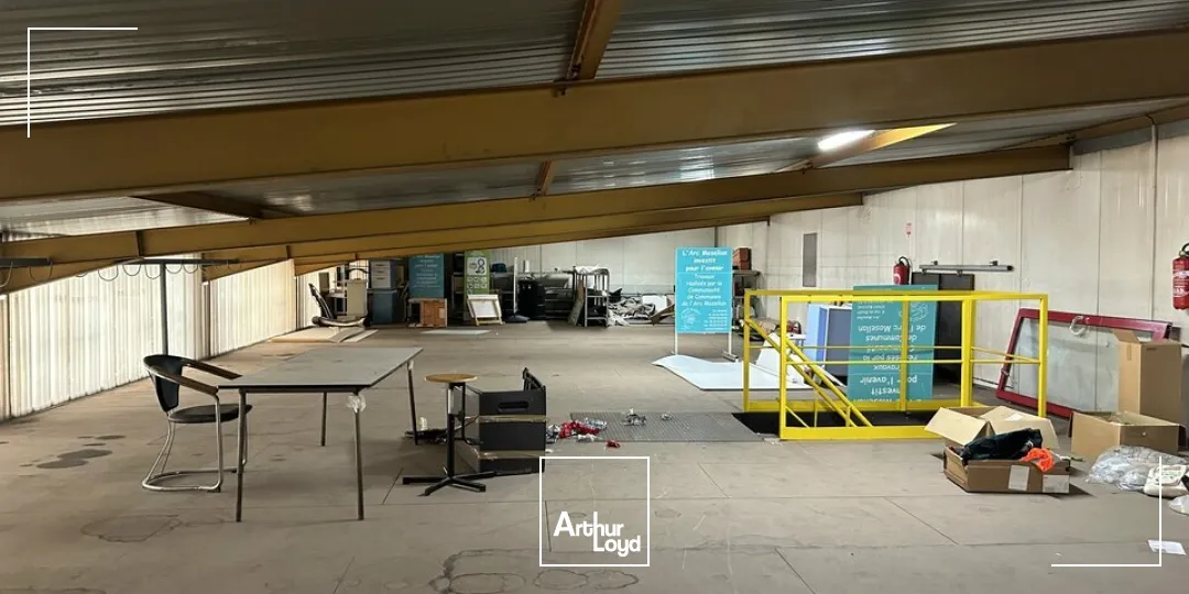 LOCAL D'ACTIVITE - ENTREPOT à VENDRE de 2147 m²