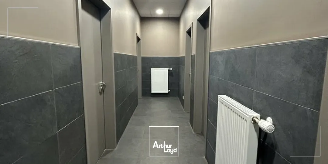 LOCAL D'ACTIVITE - ENTREPOT à VENDRE de 2147 m²