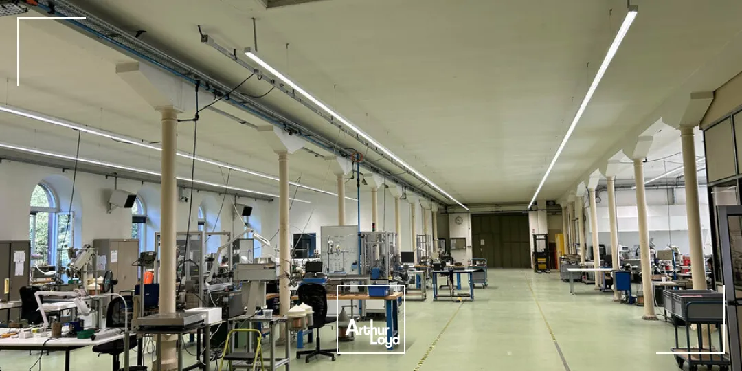 LOCAL D'ACTIVITE - ENTREPOT à VENDRE de 2520 m²