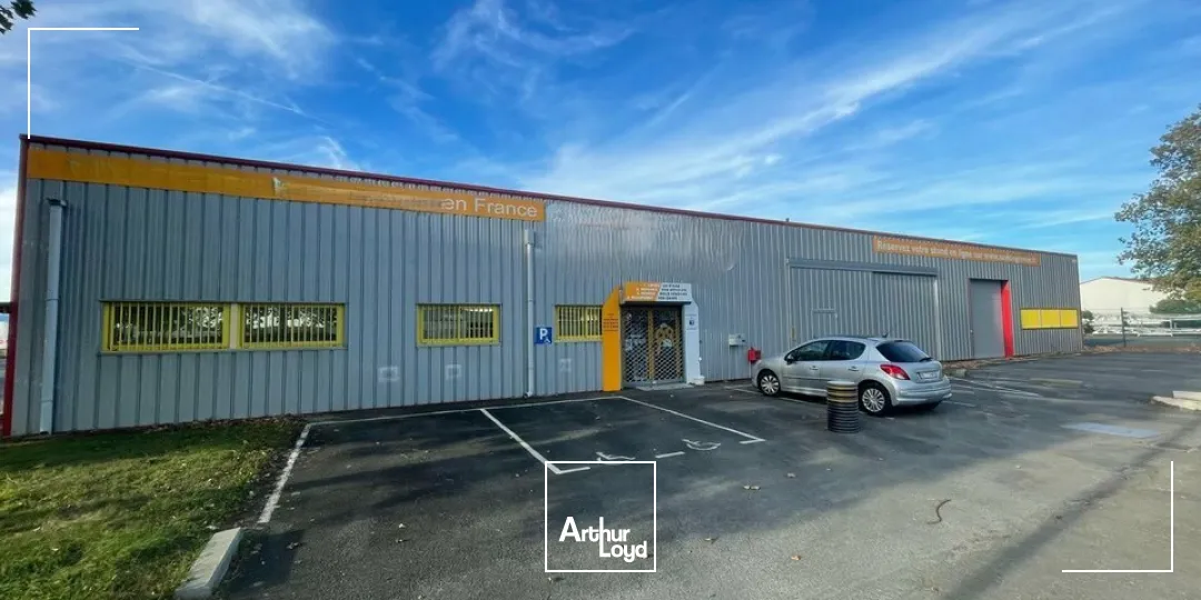 A louer local 610 m² environ en ZAC - secteur LUCON (85) 