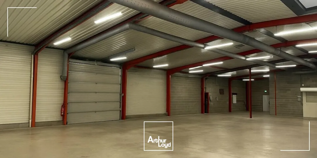 A louer local 610 m² environ en ZAC - secteur LUCON (85) 