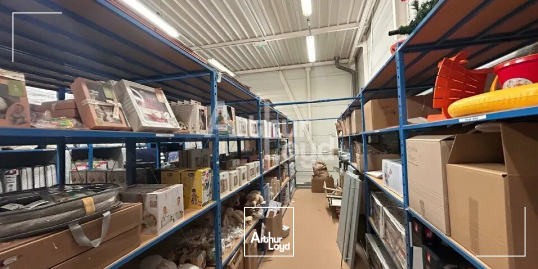 VILLEBAROU - LOCATION LOCAL COMMERCIAL DE 841 M² - ZONE COMMERCIALE