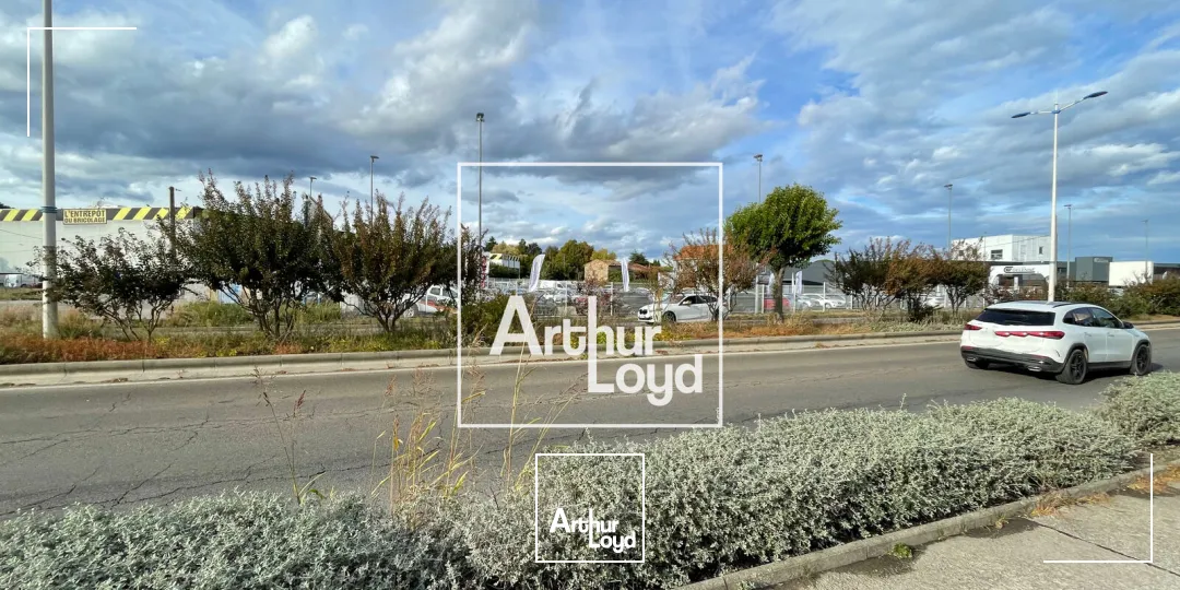 Belle visibilité et emplacement stratégique - cellule commerciale à louer à Alès Sud