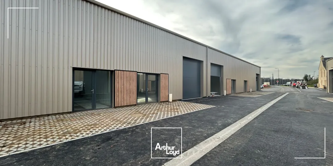 A LOUER - STOCKAGE - 145 M2 TRIGNAC - BUREAUX