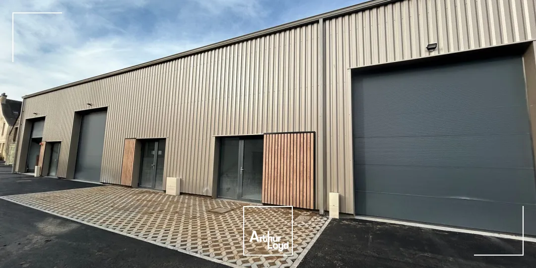 A LOUER - STOCKAGE - 145 M2 TRIGNAC - BUREAUX