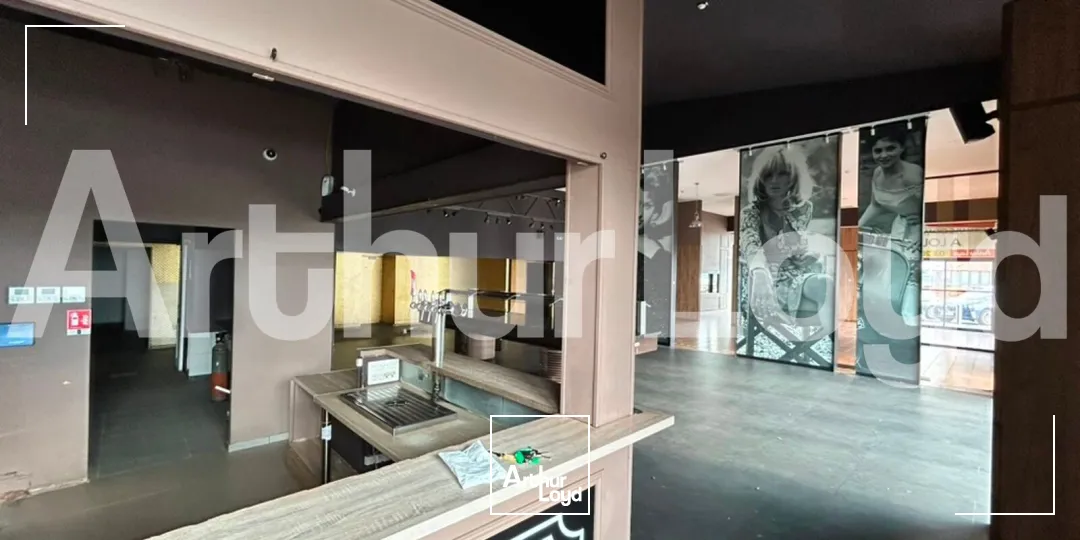 Local commercial 431 m² Lesquin | Parc de la Motte - Visibilité maximale & accès direct aux grands axes